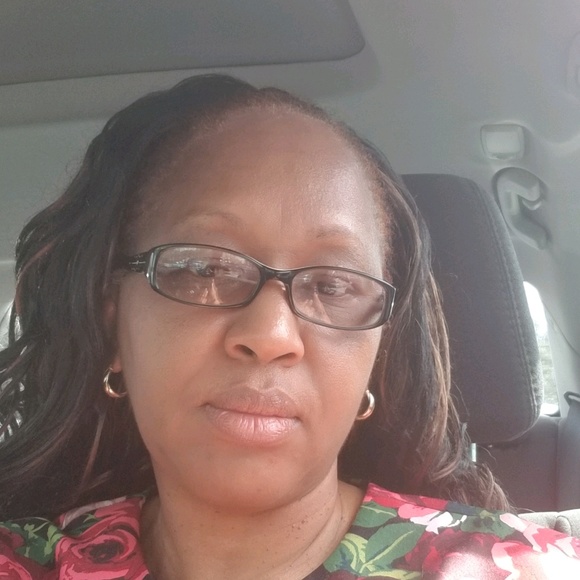 Meet your Posher, Lorraine - Picture 1 of 1